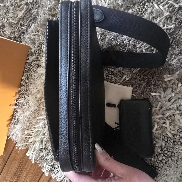 Louis Vuitton Trio Mess NV - Picture 10 of 16